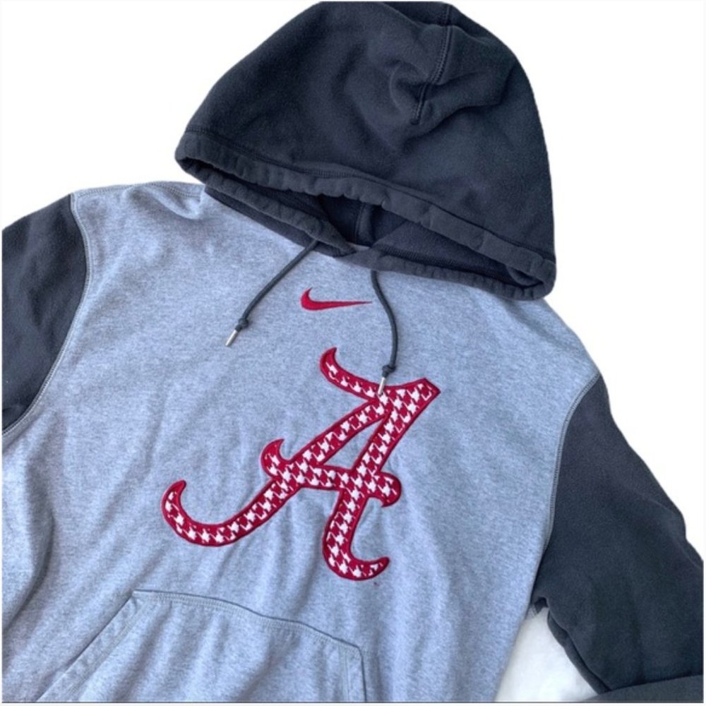 Nike • Alabama Crimson Tide Hooded Sweatshirt
